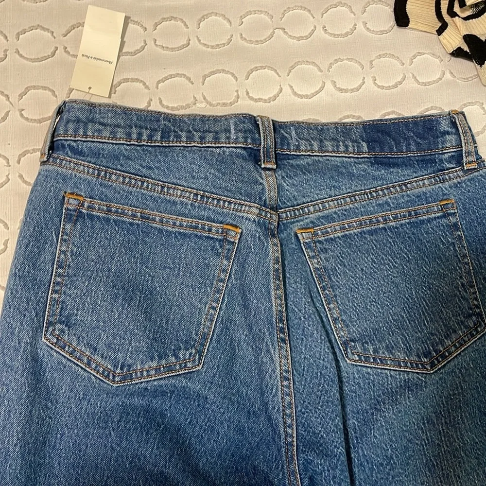 New with tags Straight Mid Rise short length Abercrombie Jeans - Picture 11 of 13